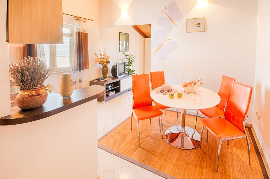 Apartmani Rita Milna  Kamer foto
